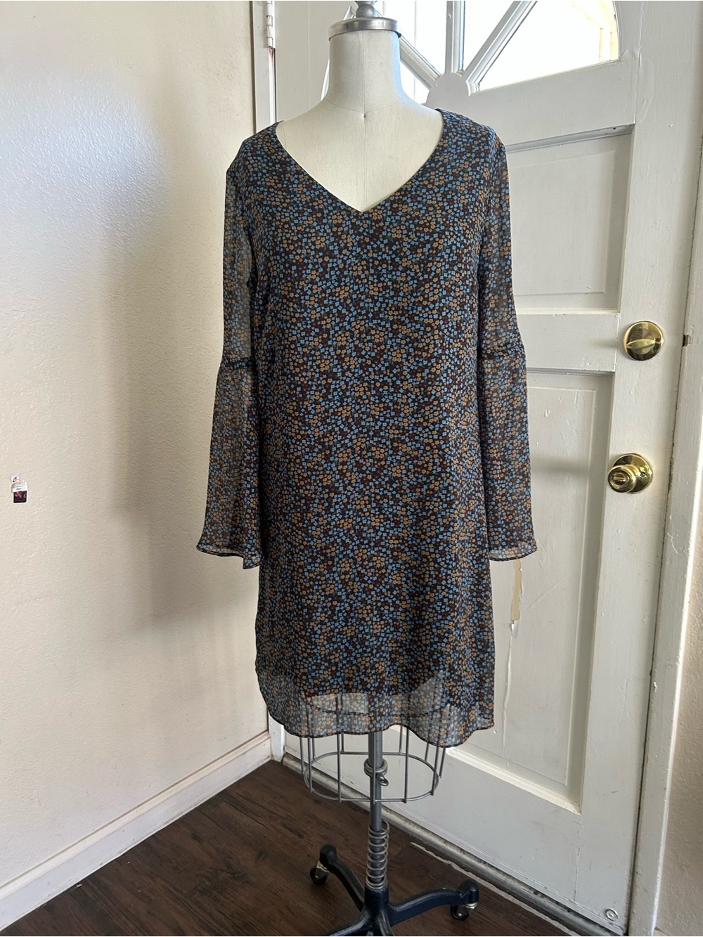 CAbi Blue and Brown Floral V-Neck Long Sleeve Shift Dress